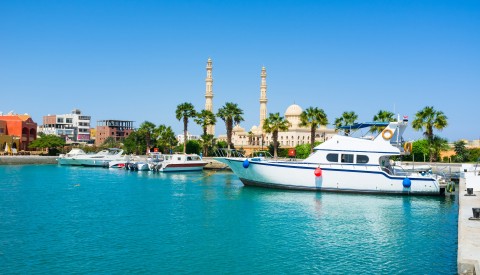 Der Hafen von Hurghada in Ägypten
