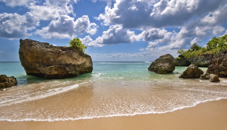 Der Padang Padang Beach auf Bali.