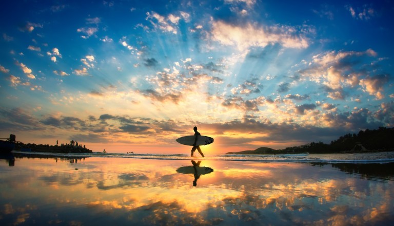 Bali surfend bereisen!
