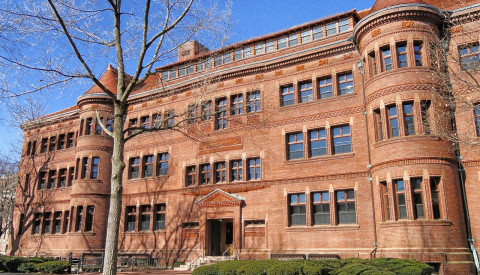 Der Stadtteil Fenway ist bekannt für seine Bildungseinrichtungen, wie die Harvard School. boston