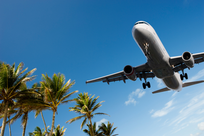 Reisen: 6 Dinge, die deine Flugzeug-Reise bequemer und günstiger machen