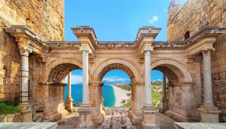 Pauschalreise Antalya Türkei Hadrianstor