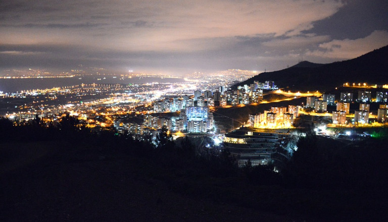 Die Metropole Izmir zählt über 4 Millionen Einwohner. Städtereisen.