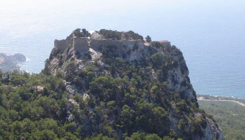 Die imposante Festungsruine Monolithos auf Rhodos