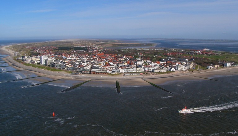 Bie beliebte Ostfrieslandinsel Norderney von oben. Reisen Deutschland.