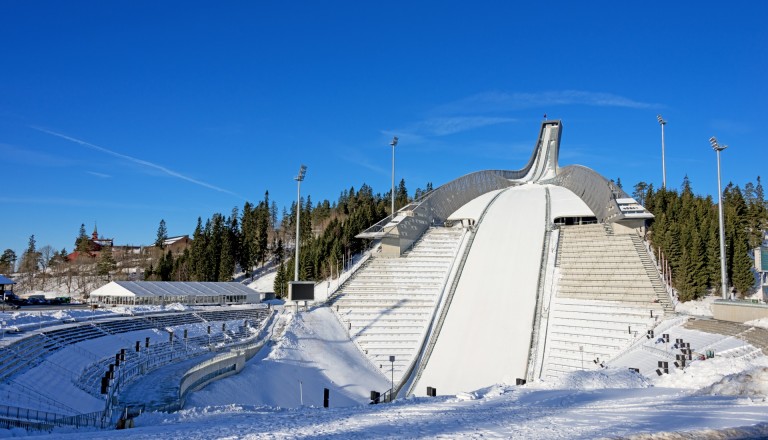 Die Holmenkollen Skischanze in Oslo.