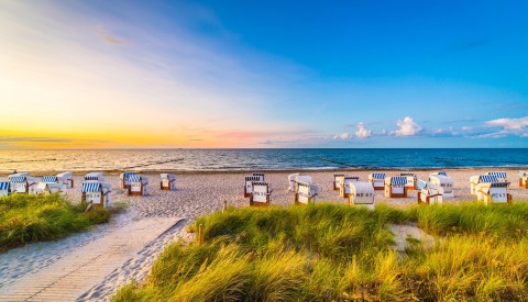 Ostsee-Familienurlaub-Strandkoerbe