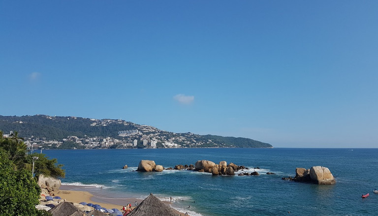 Acapulco Strand Roqueta