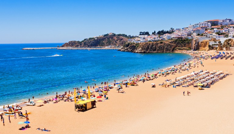 Der Strand von Albufeira Algarve Reisen