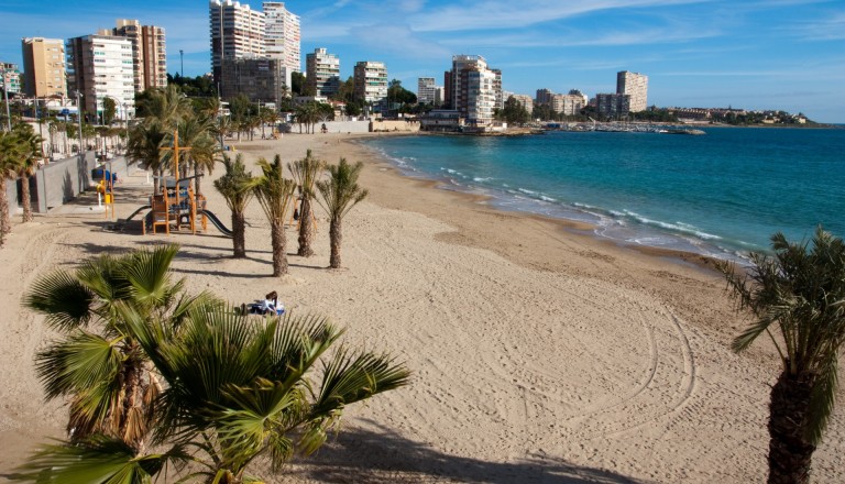 Der Playa Albufereta.