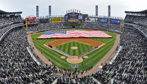 Die Chicago Cubs spielen im Wrigley Field Stadion.