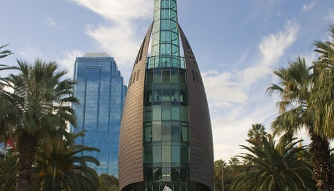 Der Glockenturm von Perth an den Elisabeth Quays.