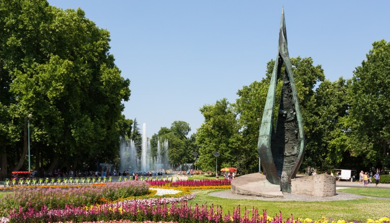 Die Margareteninsel mit Zentenariumsdenkmal. Sehenswürdigkeiten in Budapest Städtereisen