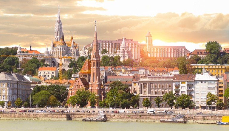 Der hügelige Stadtteil Buda von Budapest
