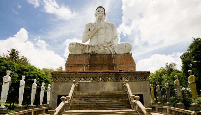 Der große Buddha in Battambang Kambodscha