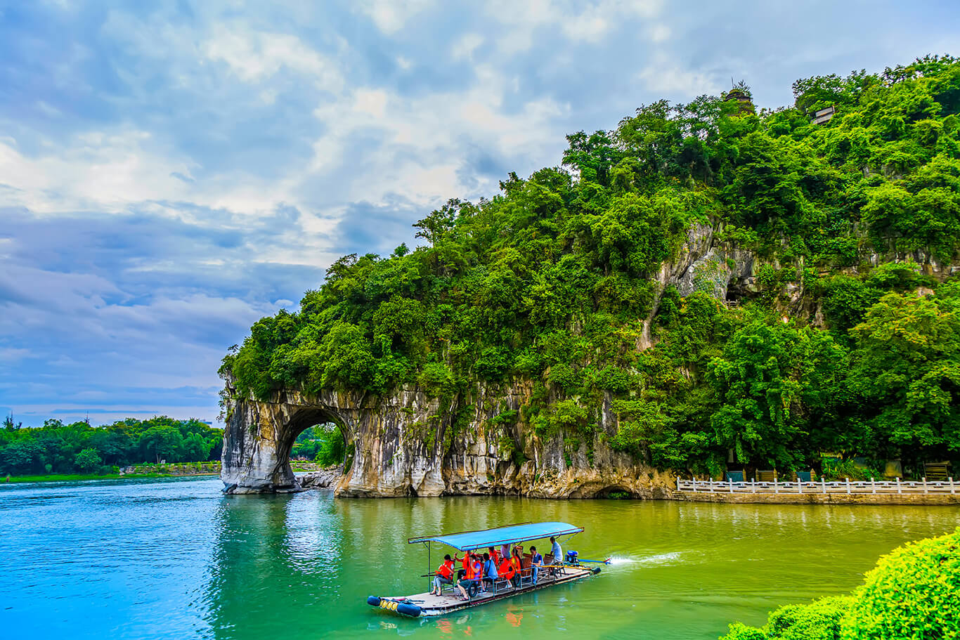 China - Bamboo Rafting