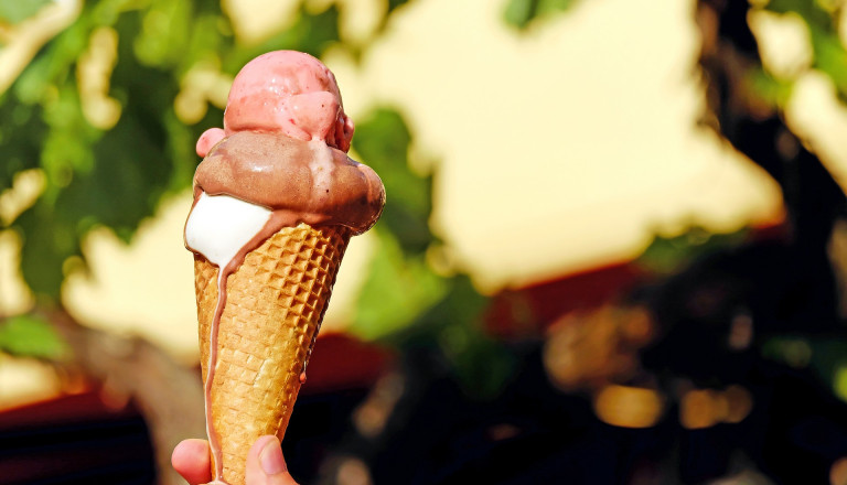 Eis in der Waffel