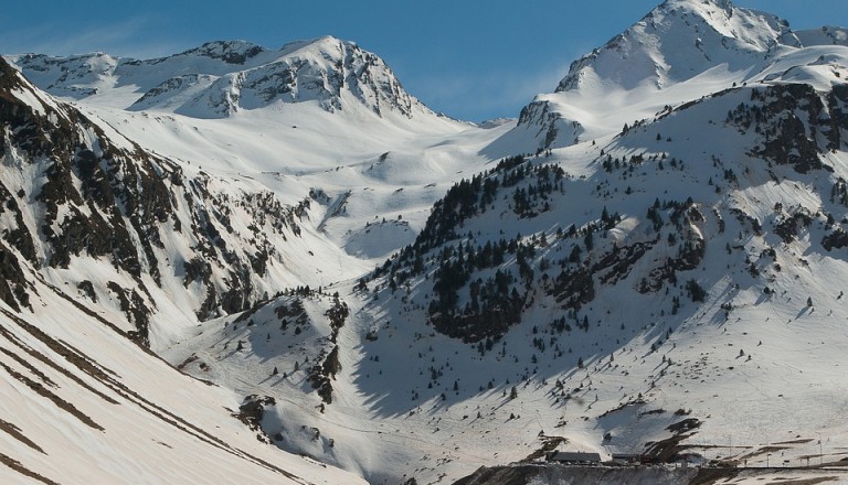 Die Pyrenäen gehören zu den beliebtesten Wintersportgebieten in Frankreich.