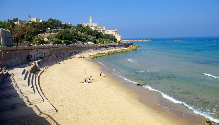 Auch wegen seinen Stränden ist Tel Aviv ein so ein beliebtes Urlaubsziel.