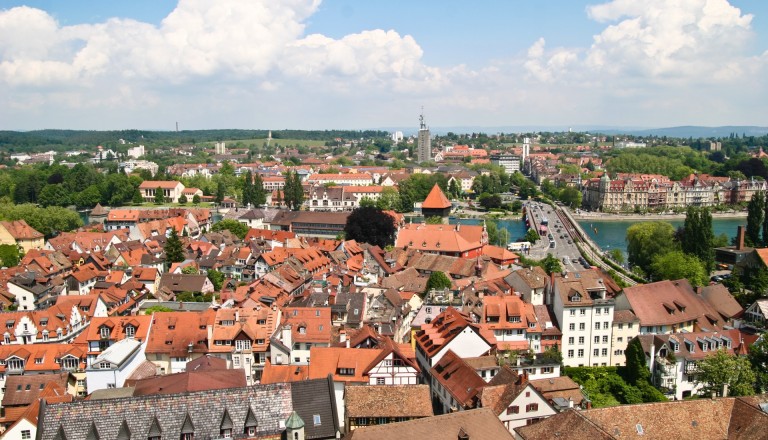 Panorama der gut erhaltenen Altstadt von Konstanz.