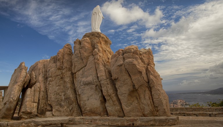 Die Wallfahrtskapelle Notre Dame de la Serra auf Korsika