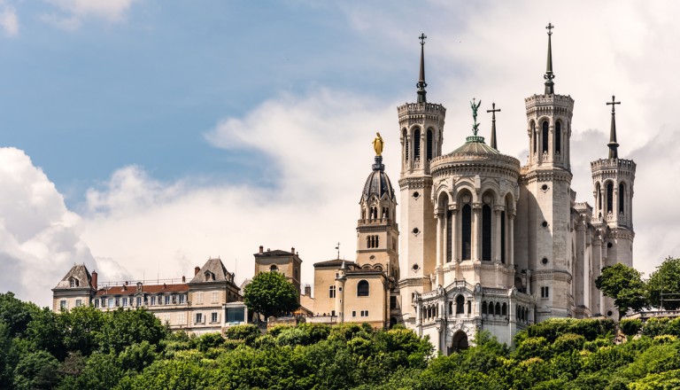 Die Basilika Notre-Dame de Fourvière in Lyon.