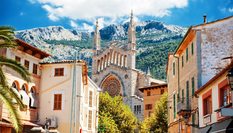 Das hübsche Städtchen Soller auf Mallorca.