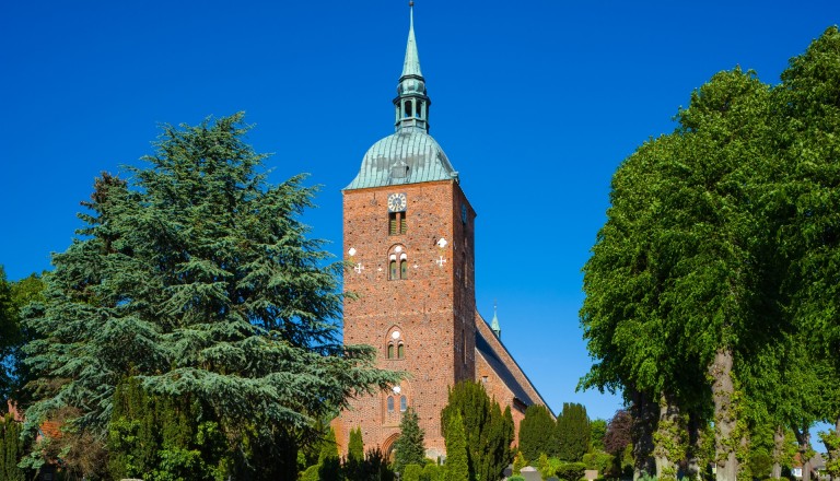 Die Sankt Nikolaikirche in Burg.