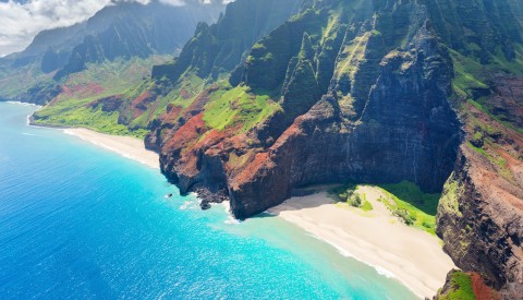 Hochzeitsreisen auf Kauai Hawaii View on Na Pali Coast on Kauai island on Hawaii in a sunny day