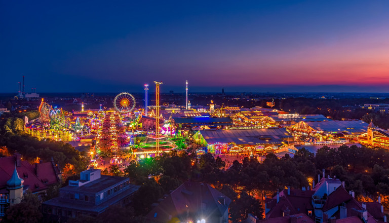 Oktoberfest bei Nacht