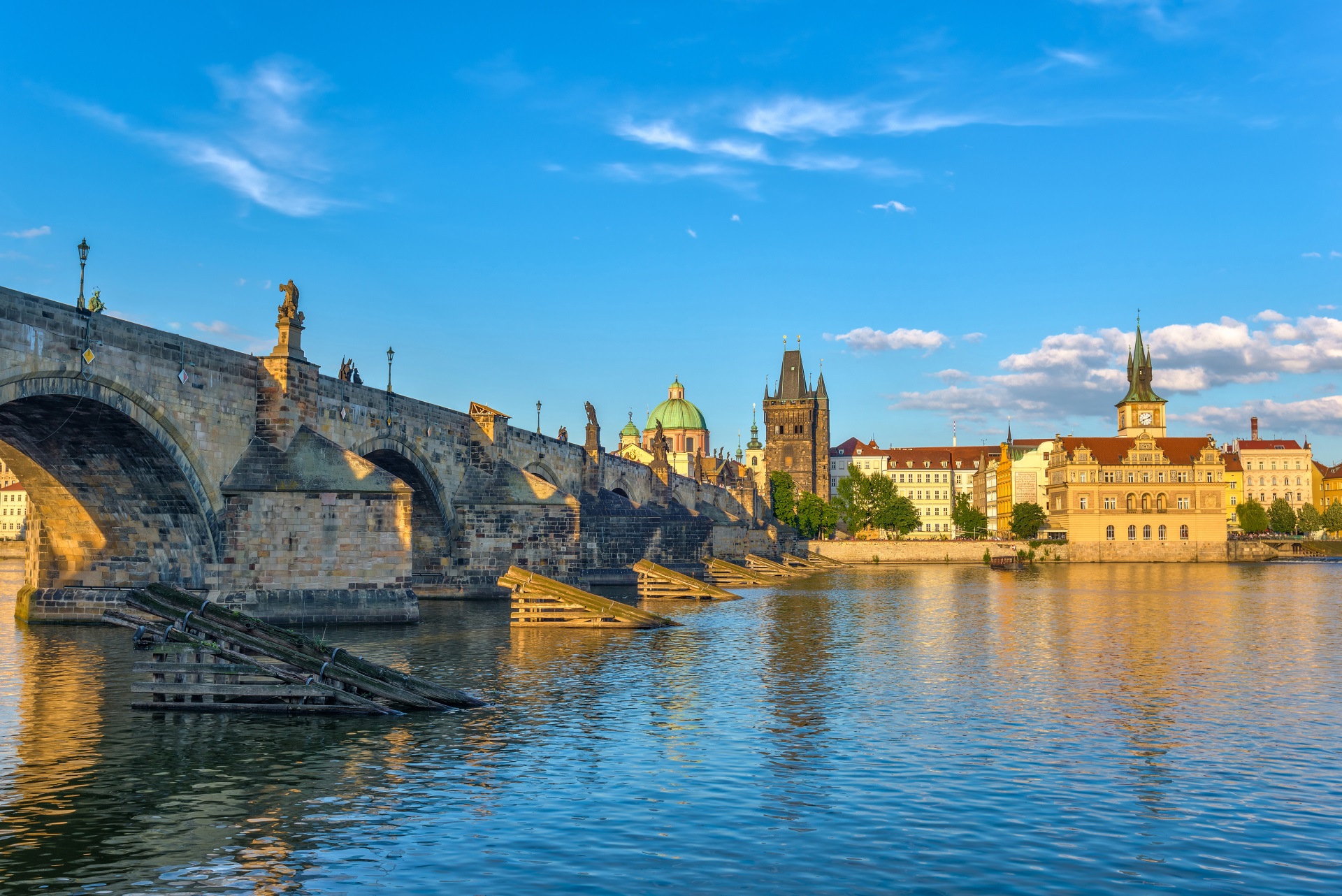 Prag Moldau Karlsbrücke Last Minute