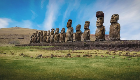 Die mysteriösen Statuen des Rapa-Nui-Nationalparks der Osterinsel.