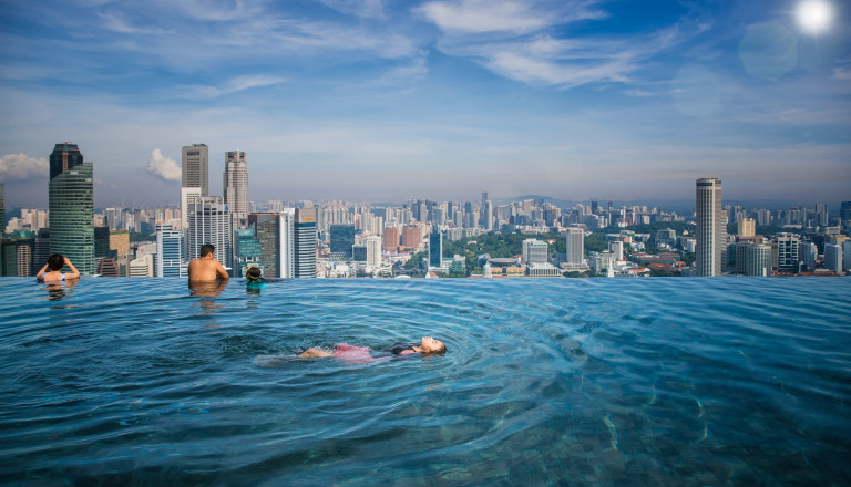 Pool auf einem Hochhaus