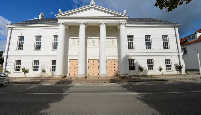 Das Theater Putbus auf Rügen.