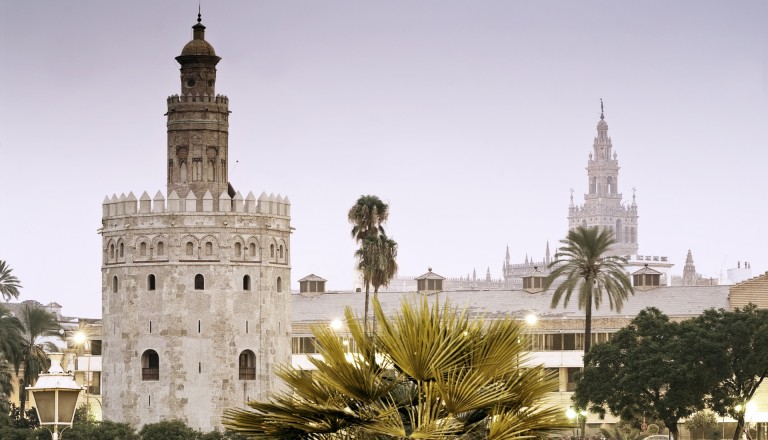 Der Glockenturm La Giralda in Sevilla