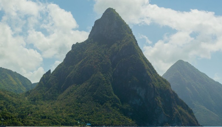 Die Pitons - Wahrzeichen von St. Lucia.