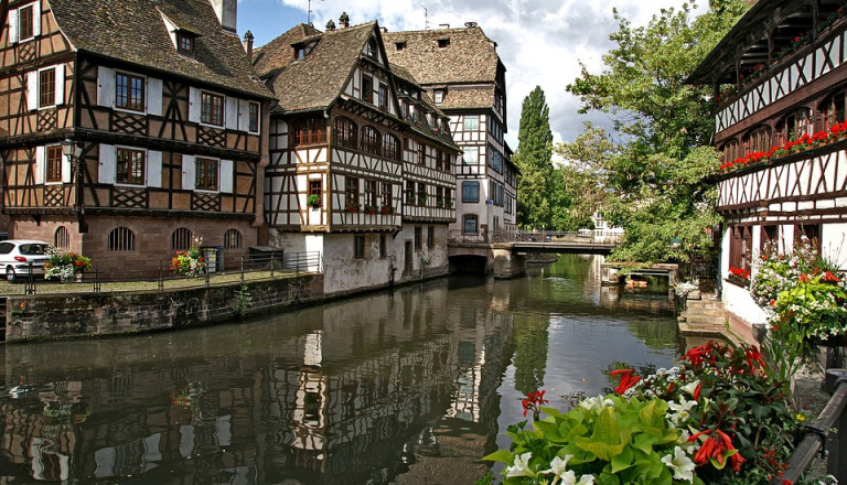 Fachwerkhäuser prägen das Stadtbild Straßburgs.