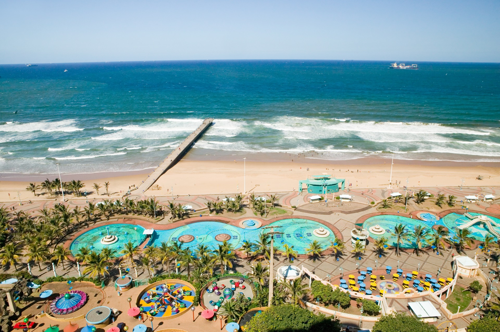 Durban ist ebenfalls für seine Surfspots bekannt. Südafrika Surfurlaub