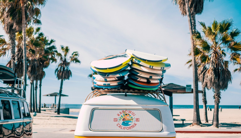 Entdecken Sie die besten Surfspots der Welt mit Reise.de!