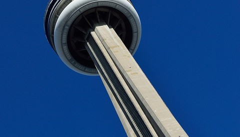 Der CN Tower von Toronto gehört zu den sieben Weltwundern der modernen Welt.