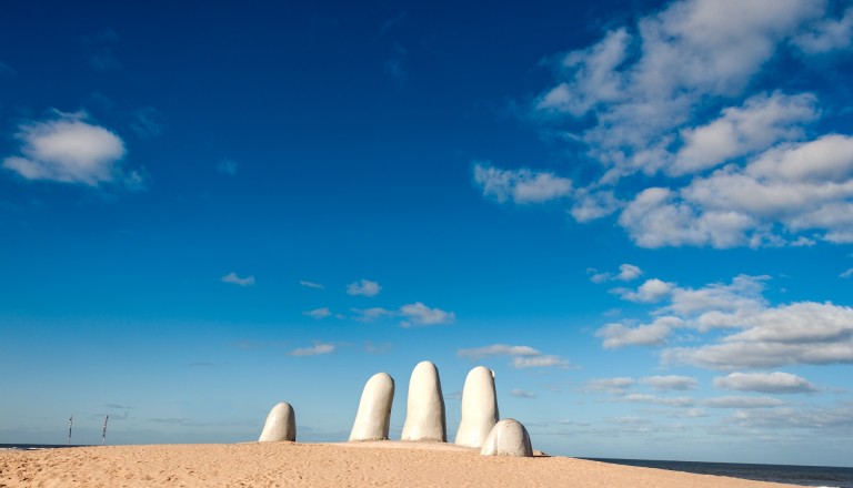 Uruguay Reisen Punta del Este Handskulptur