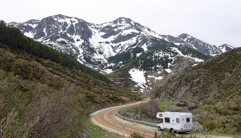 Wohnmobil in den Bergen